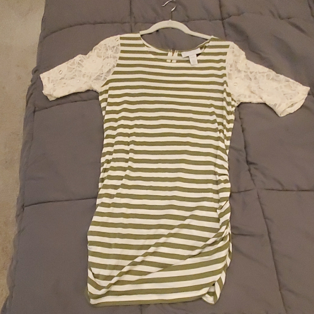 Jessica Simpson Maternity Shirt